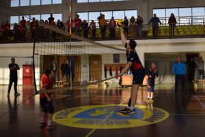 Semifinale pentru minivoleiul municipal