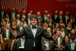 Dirijorul Cristian Măcelaru a câştigat un premiu Grammy (VIDEO)