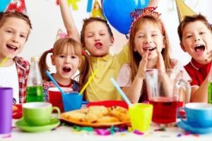 Bugetul învăţământului preşcolar înjumătăţit în ultimii 10 ani. Guvernul şi lipsa interesului pentru subvenţionarea educaţiei