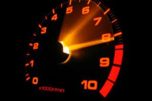 Viteza ametitoare! / Un sofer din Braila a fost prin “zburand” cu 170 km/h