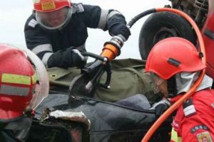 Accident grav pe Valea Oltului – Doi răniţi încarcercaţi din care unul este inconştient