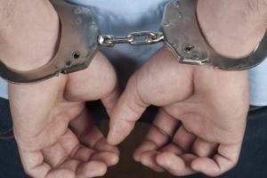 Bărbat reţinut, la Ploieşti, după ce a sunat la 112 ca să ameninţe că-şi va omorî fosta iubită