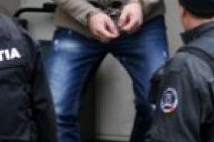 Prins după două luni! A furat peste 60 de panouri de sârmă de la calea ferată