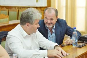 Se caută rector! La Universitatea din Oradea vin alegerile pentru structurile de conducere. Vezi cine e în cărţi!