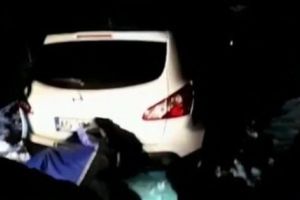 Argeşeni blocaţi pe un drum forestier