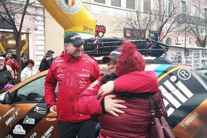 LIVE. Soţii Bertici au ajuns la Satu Mare! Întâmpinaţi cu căldură pe meleagurile sătmărene