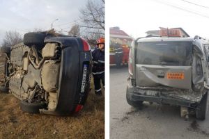 TÂRGOVIȘTE: O maşină – şcoală a fost lovită de un autoturism care, ulterior, s-a răsturnat