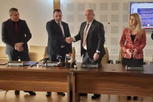 PROTOCOL: Camera de comerţ şi Primăria Târgovişte merg împreună la Târgul de Turism al României