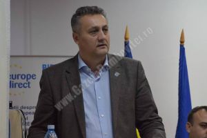 Oprea, consultări cu un expert în dezvoltarea relaţiile de afaceri, pentru promovarea Dâmboviţei în faţa investitorilor