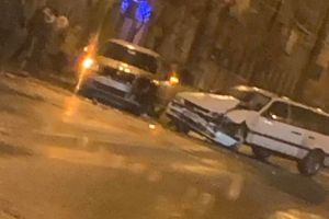 FOTO. Accident! Impact între două maşini pe Calea Traian