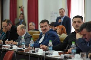 Incompetenţă la Consiliul Judeţean Bihor: Şefii instituţiei au vrut să scumpească taxele de urbanism, dar n-au putut din cauza propriilor subalterni