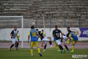 FOTO, LIVE-TEXT, Unirea Alba Iulia – Industria Galda 0-0 la pauză | Derby judeţean atractiv pe „Cetate”