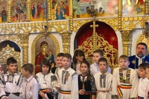 Urmaşii Moşului din Divan în inima Transilvaniei şi Hora Unirii Cerului cu Pământul