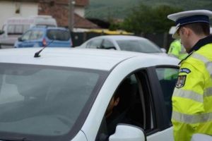 Tânăr prins la volan cu permis de conducere fals