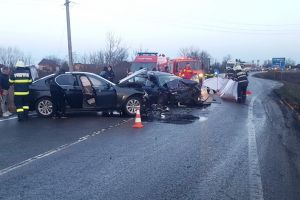 Cauza accidentului de lângă Gepiu: Şoferul BMW-ului, cu permisul suspendat, conducea pe contrasens, izbind un VW!