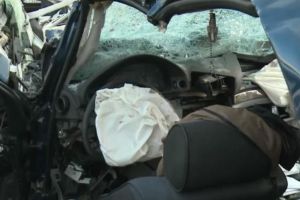 Accident rutier în Șimoneşti, între un autoturism şi un microbuz