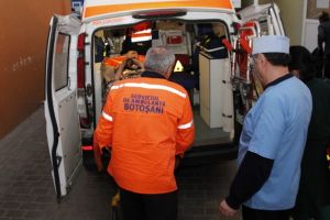 Cumplit! Femeie din Botoşani în stare gravă, după ce concubinul i-a dat foc. Bărbatul s-a autoincendiat