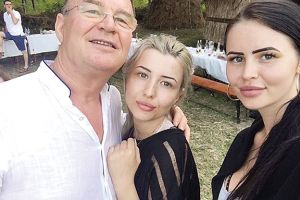 Holicov, o familie cu lipici la bani