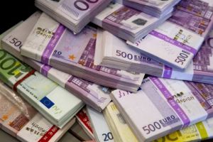 Ardelean reţinut după ce a încercat să transfere fraudulos un milion de euro