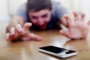 Reţelele de socializare, „un prieten” care te lasă la greu