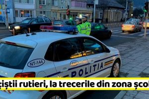 NEAMȚ: Poliţiştii rutieri, la trecerile pentru pietoni din zona şcolilor (FOTO)
