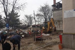 PATRONUL DE LA GROTĂ CONSTRUIEŞTE PENSIUNE LA… DEAL