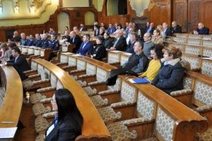 Colegiul Prefectural. Directorii de instituţii, îndemnaţi să fie deschişi cu cetăţenii