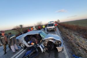Accident rutier grav, soldat cu doi morti, in judetul Timis. Intervine elicopterul SMURD