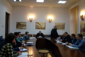 Probleme la Uzina „R” Feldioara. Prefectura a mai bifat o acţiune de mediu unde s-au discutat vorbe