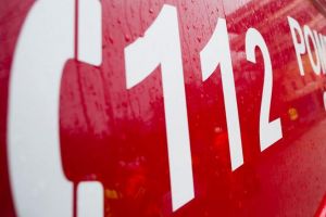 Șocant! Un bărbat s-a aruncat de la etaj cu o fetiţă de trei luni în braţe