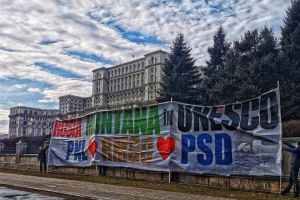 ASTĂZI: PROTEST în faţa Prefecturii din Alba Iulia, pentru înscrierea Roşiei Montane în patrimoniul UNESCO