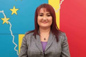 LIVE VIDEO: Noul subprefect al judeţului Alba, Rof Ioana-Diane, învestită oficial în funcţie