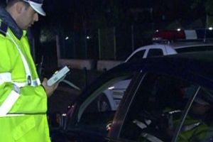 La un pas de tragedie, în Ploieşti. Trei maşini au fost avariate din cauza unui şofer beat şi fără permis, care a intrat pe contrasens