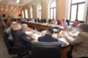 Consiliul Local Lugoj discută despre vânzări şi evaluări de terenuri, tarife şi planuri de management în prima şedinţă ordinară a anului