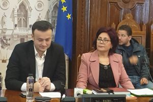 Ceremonia de depunere a jurământului în funcţia de subprefect a doamnei Viorica David