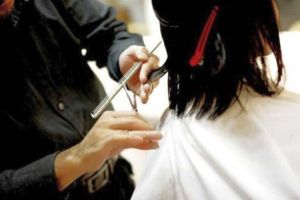 Coafeze, hairstylişti şi chiar miliţieni detaşaţi în ultimii ani la Ministerul Culturii şi la Ministerul Agriculturii, cu salarii de până la 13.000 de lei