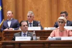 Orban a pus CRUCE autostrăzii Ploieşti-Braşov