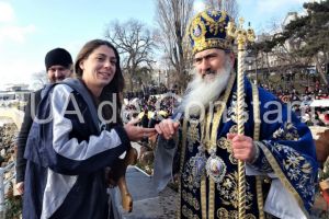 IPS Teodosie i-a oferit campioanei Antoanela Manac crucea ce i-a fost furata de Boboteaza