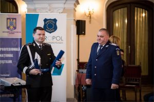 Zeci de poliţişti din Satu Mare avansaţi şi recompensaţi pentru rezultate bune