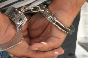 O bătrână a fost tâlhărită în scara blocului, la Timişoara