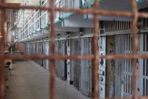 VIOLATORUL DE LA MIROȘI, ÎN AREST PRINTRE „GORILE”