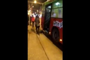 Bărbat accidentat de autobuz, în staţia Hale Coreco