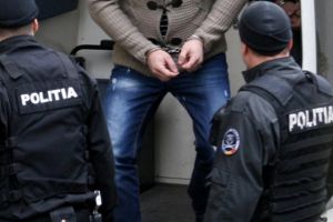 Urmărit internaţional, prins de poliţiştii prahoveni. Ce infractiuni savarsise barbatul in Germania