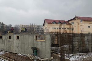Lucrările la viitoarea creşă Apollo din Braşov avansează