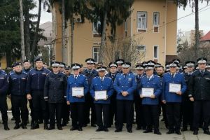 I.J.J. DÂMBOVIŢA : Patru subofiţeri jandarmi – la încheierea mandatului de onoare în instituţia “Oamenilor de arme”