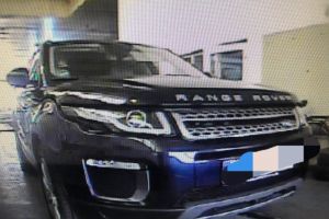 Poliţiştii dâmboviţeni caută filiera pe care un Range Rover furat din Germania a ajuns în România