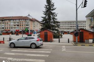 O trecere de pietoni semaforizată, a doua desfiinţată, în zona care leagă pietonalele din ...