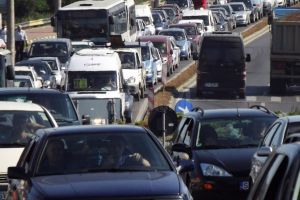 Încă 20.000 de maşini în plus pe şoselele din judeţ, în doar un an de zile