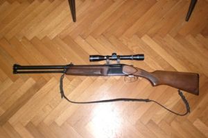 Bărbaţii care au ameninţat cu armele trei botoşăneni sunt poliţişti