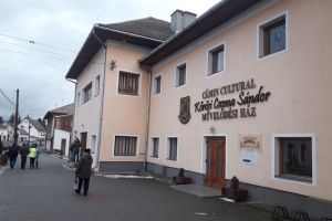 Dezbaterea de la Ditrău s-a ţinut exclusiv în limba maghiară. Vai de noi, românii…